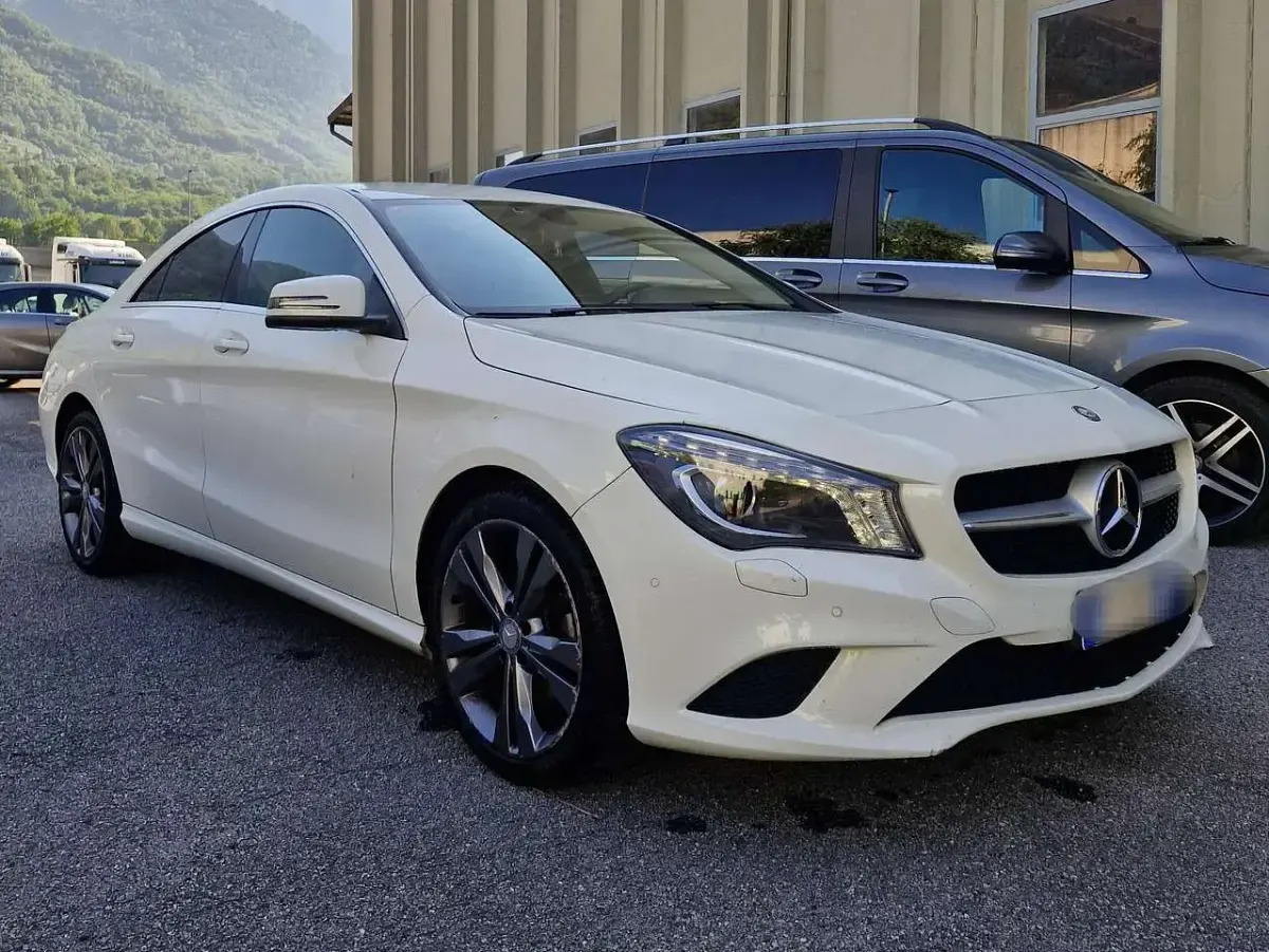 Usata Mercedes CLA180 122 CV (89 kW) 2014 Bianco Coupé