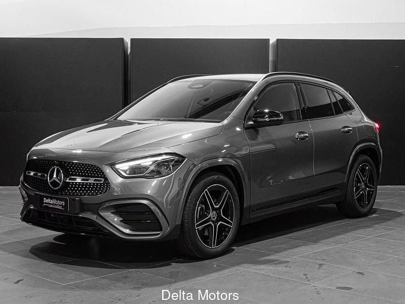 Grigio Nuova 2025 Mercedes GLA200 Advanced Plus SUV | 44.824 € (Ottimo prezzo) - Immagine 1/3