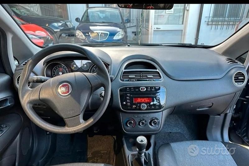 Usata Fiat Punto 77 CV (56 kW) 2014 Nero Berlina