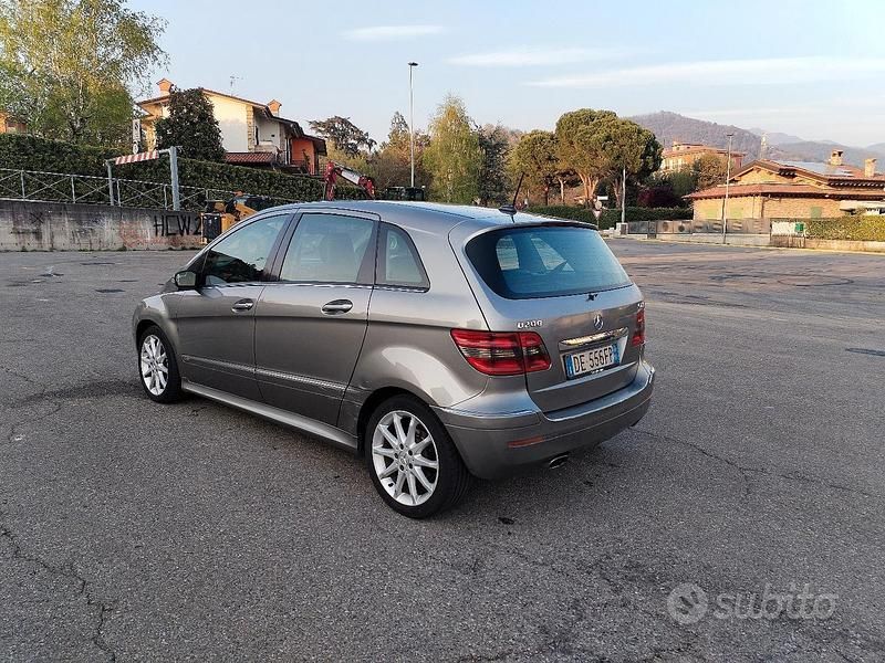Usata Mercedes B200 2007 Grigio Monovolume
