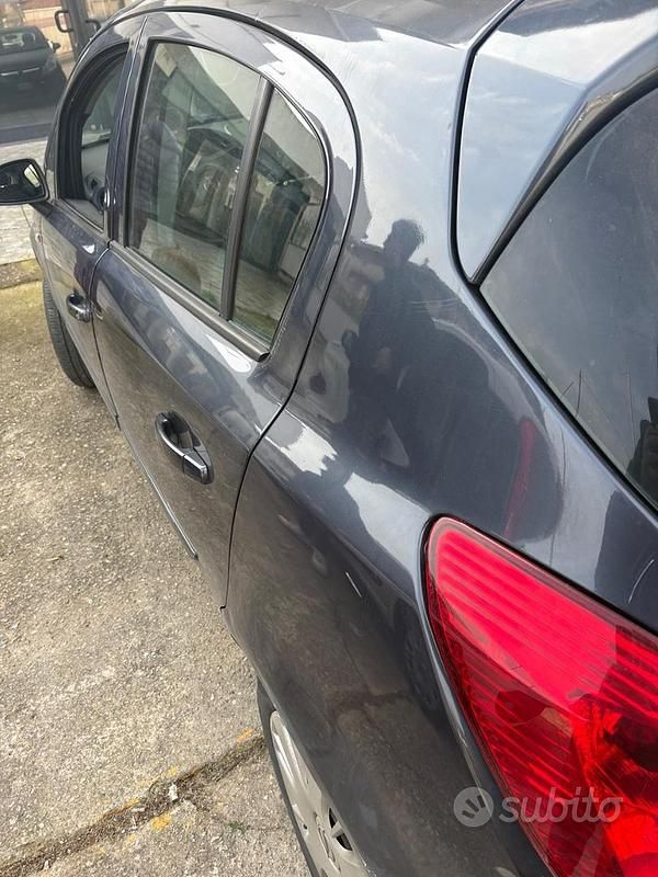 Usata Opel Corsa 90 CV (66 kW) 2010 Blu Utilitaria