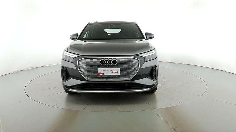 Usata Audi Q4 e-tron Advanced 88 kW (121 CV) 2024 Grigio taifun metallizzato SUV