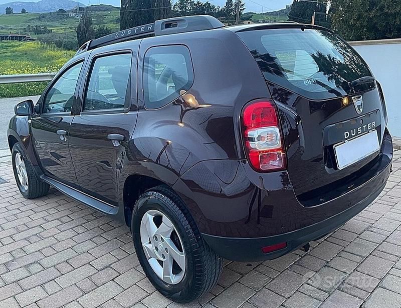 Usata Dacia Duster Prestige 110 CV (80 kW) 2016 Marrone Berlina
