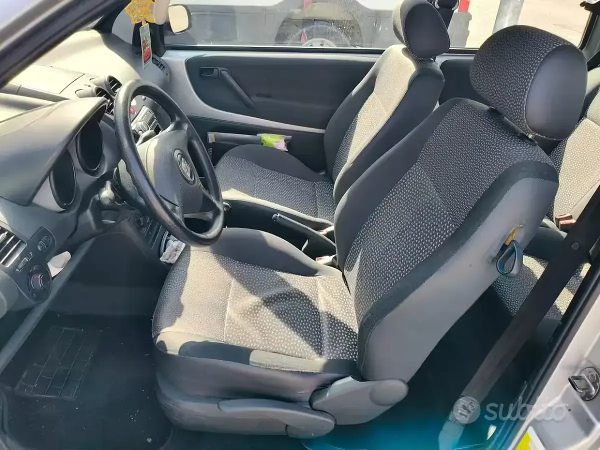 Usata Seat Arosa 50 CV (36 kW) 2003 Grigio Utilitaria
