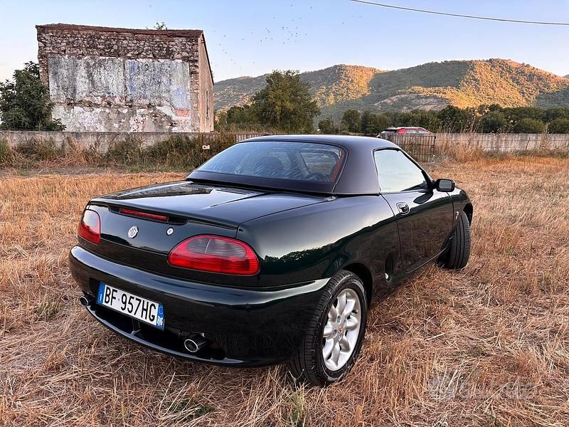 Usata MG F 120 CV (88 kW) 1999 Verde Cabrio