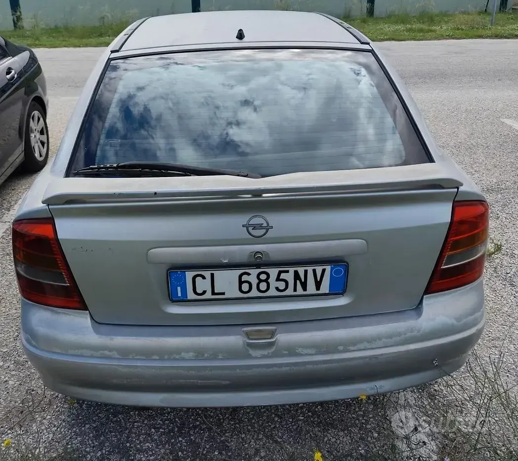 Usata Opel Astra 75 CV (55 kW) 2004 Berlina