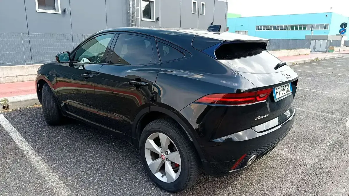 Usata Jaguar E-Pace R-Dynamic 150 CV (110 kW) 2019 Nero SUV