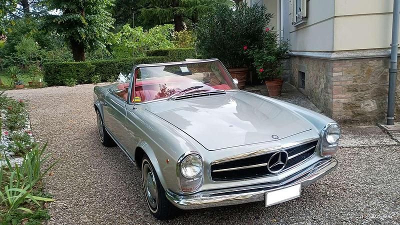 Usata Mercedes 250 150 CV (110 kW) 1967 Argento Cabrio