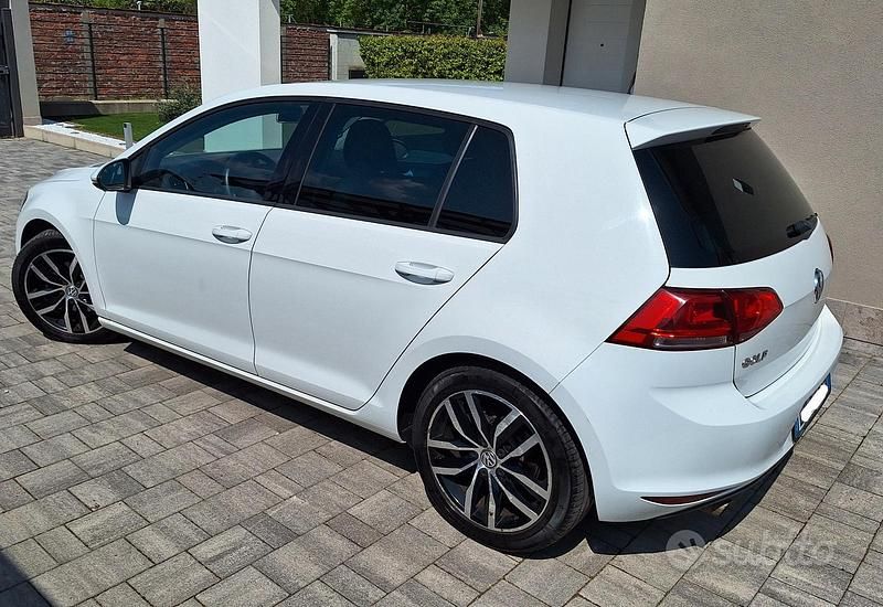 Usata VW Golf VII Comfortline 105 CV (77 kW) 2013 Bianco Berlina