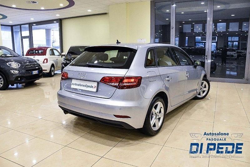 Usata Audi A3 Business 116 CV (85 kW) 2020 Grigio Berlina