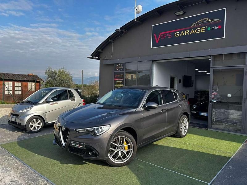 Usata Alfa Romeo Stelvio 209 CV (153 kW) 2017 Grigio SUV