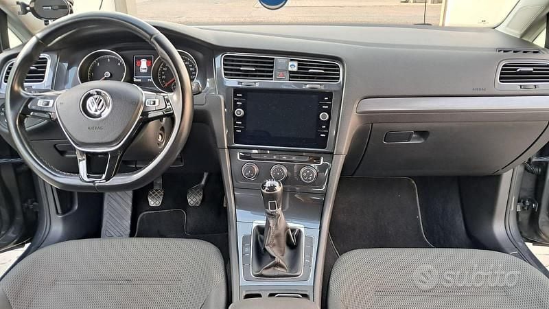 Usata VW Golf VII 115 CV (84 kW) 2018 Grigio Station wagon