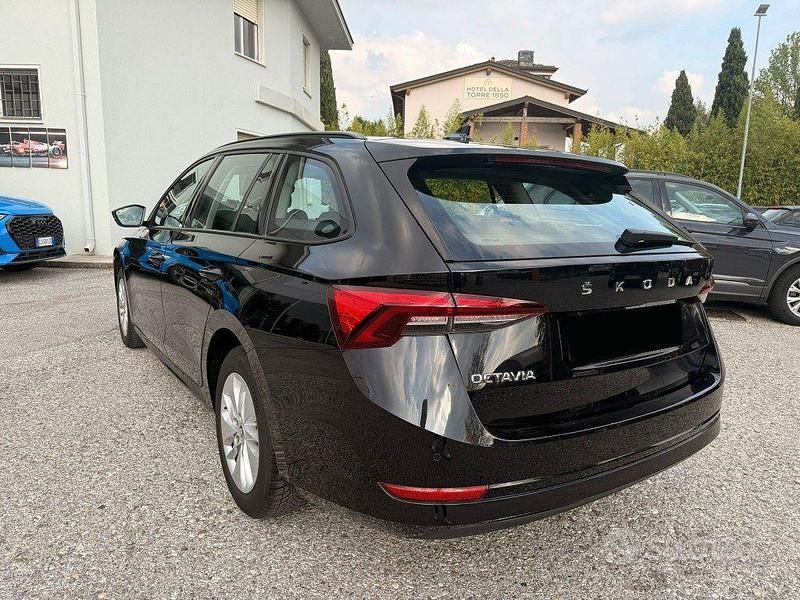 Usata Skoda Octavia Executive 116 CV (85 kW) 2024 Nero Station wagon