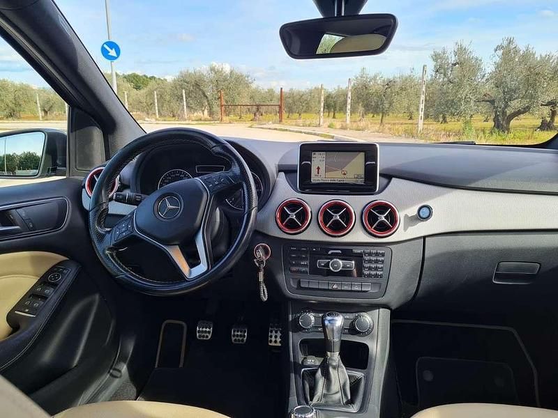 Usata Mercedes B180 Premium 109 CV (80 kW) 2013 Monovolume
