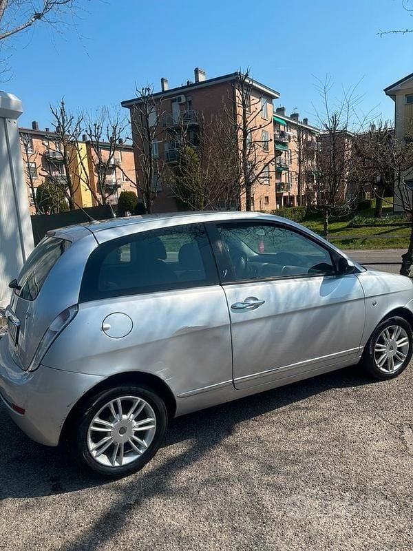 Usata Lancia Ypsilon 2004 Grigio Utilitaria
