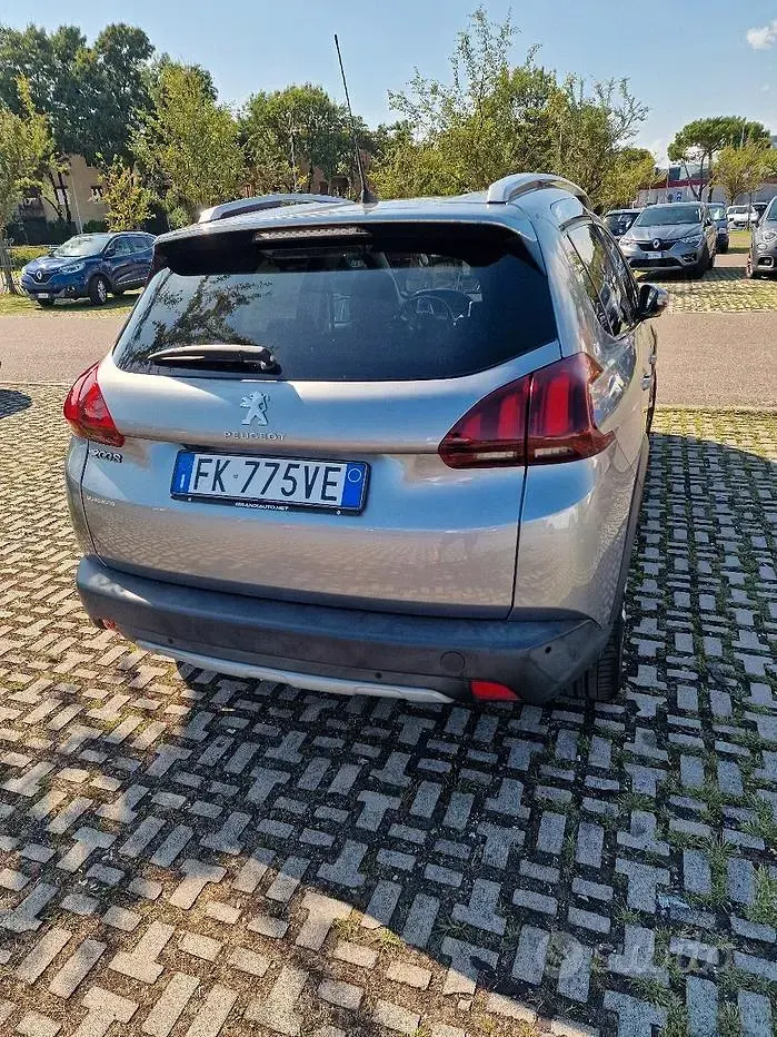 Usata Peugeot 2008 120 CV (88 kW) 2017 Grigio SUV