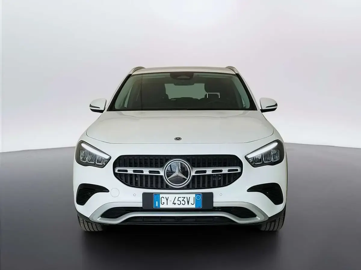 Usata Mercedes GLA180 Advanced 116 CV (85 kW) 2025 Bianco polare SUV
