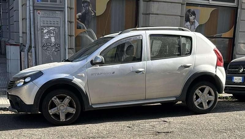 Usata 2011 Dacia Sandero Stepway Due volumi | 5500 € (Buon prezzo) - Immagine 1/2