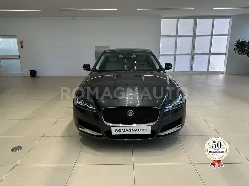 Usata Jaguar XF Business Edition 179 CV (131 kW) 2016 Grigio Berlina