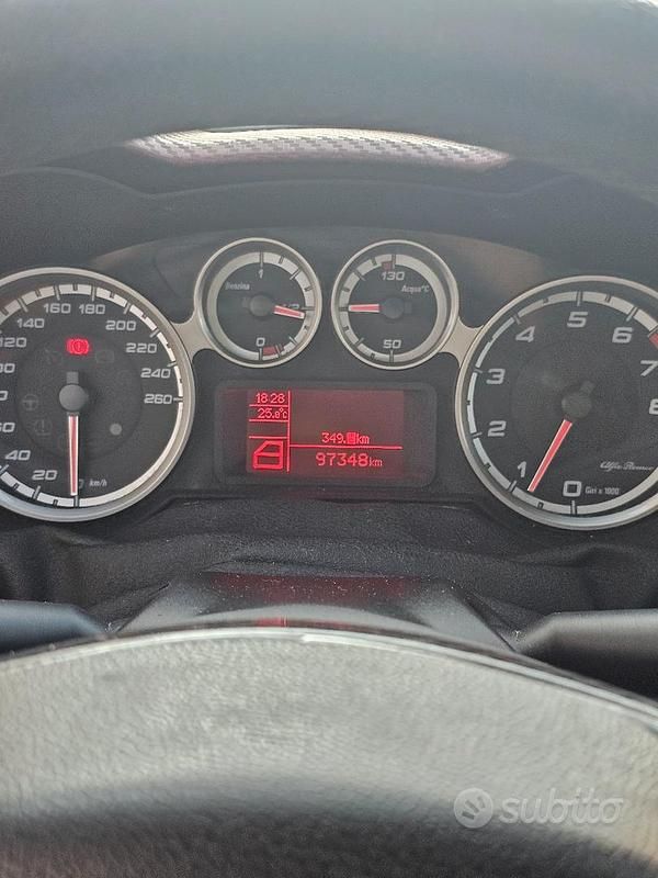 Usata 2009 Alfa Romeo MiTo Distinctive Due volumi | 5700 € (Buon prezzo) - Immagine 1/4