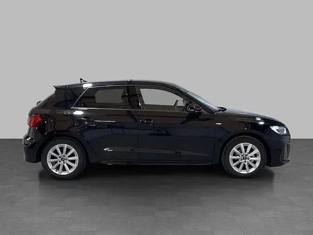 Usata Audi A1 Sportback S-Line 95 CV (69 kW) 2025 Nero mito metallizzato Utilitaria