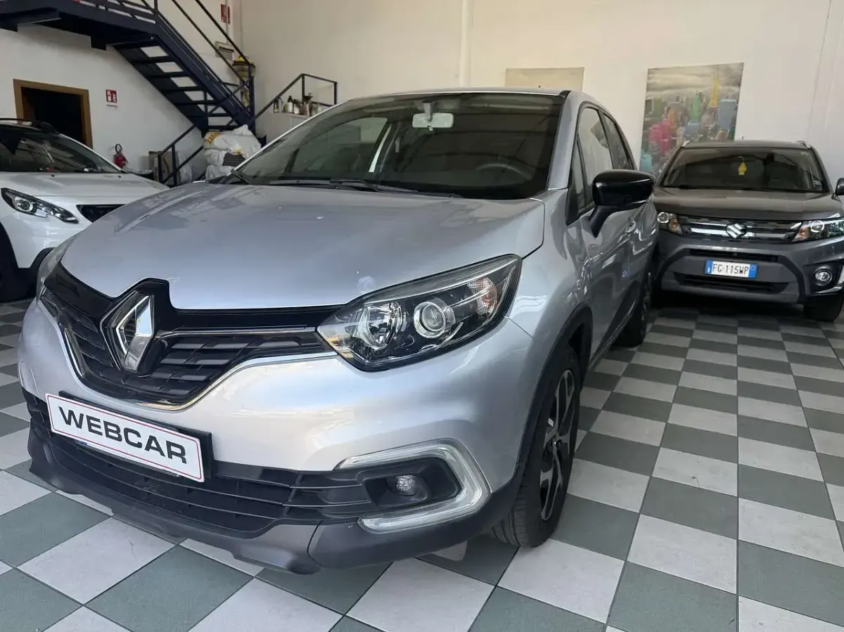 Usata Renault Captur 90 CV (66 kW) 2018 Grigio SUV