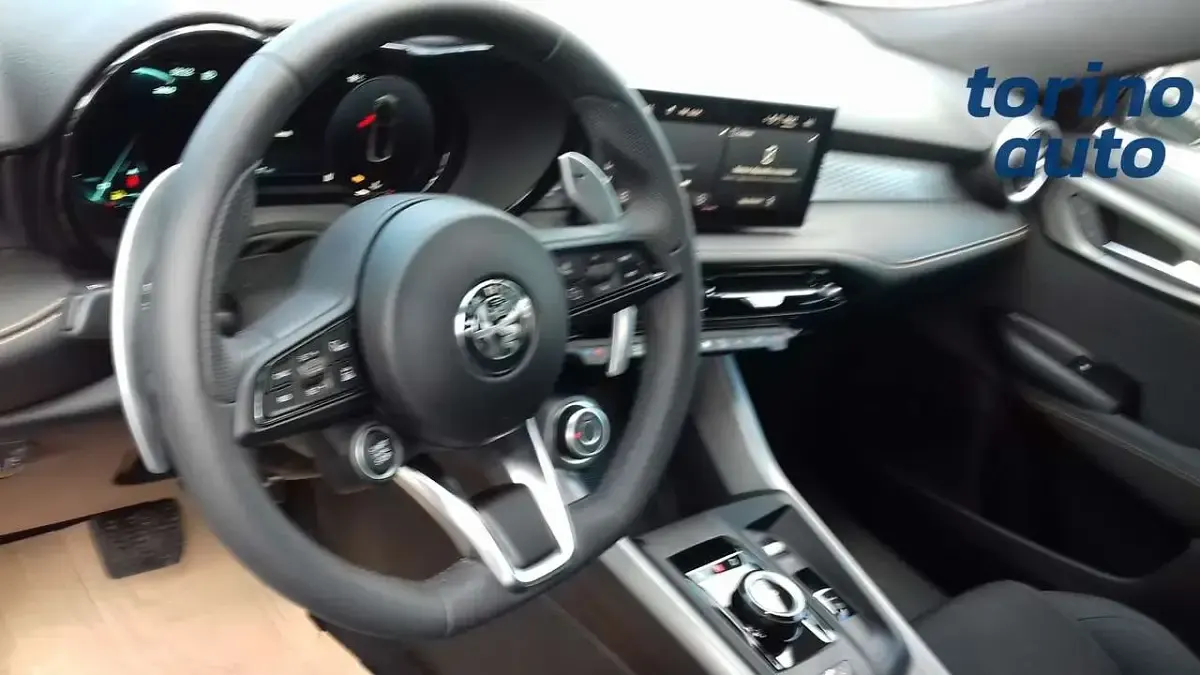 Nouă Alfa Romeo Tonale 131 CP (96 kW) 2026 Alb SUV