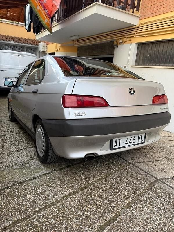 Second-hand Alfa Romeo 146 103 CP (75 kW) 1997 Gri Hatchback