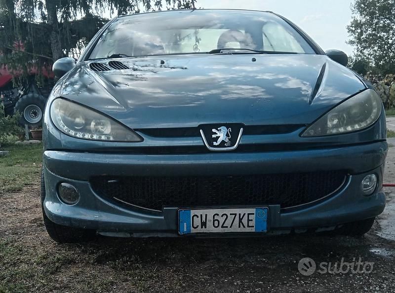 Usata Peugeot 206 109 CV (80 kW) 2005 Grigio Cabrio