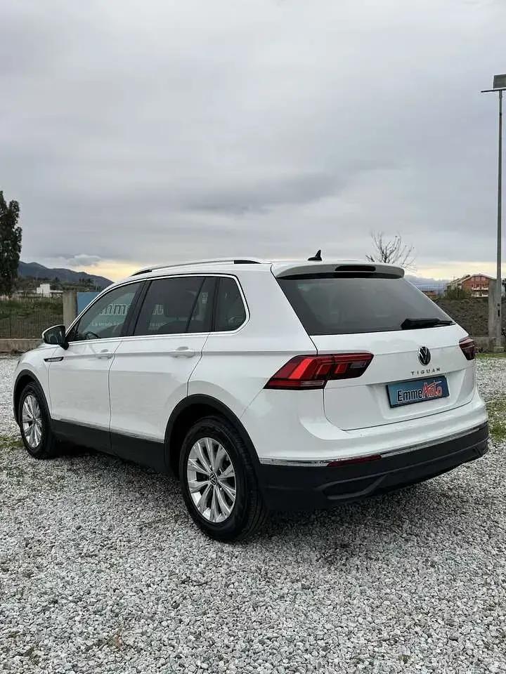 Usata VW Tiguan Life 150 CV (110 kW) 2023 Bianco SUV