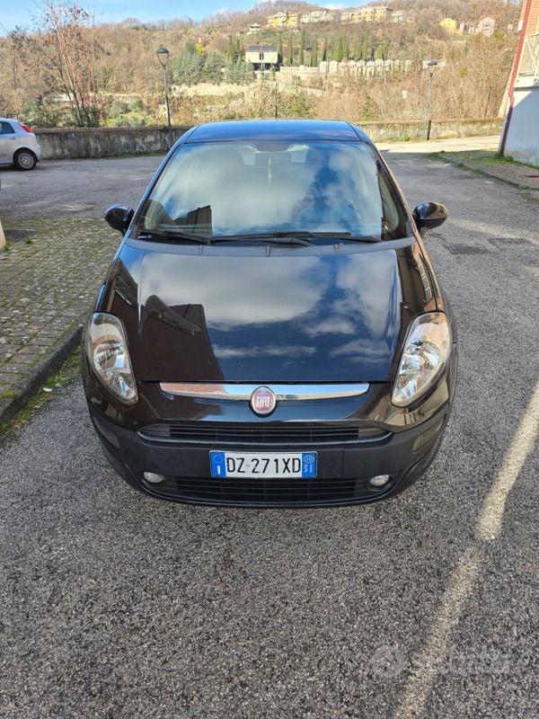 Nero Usata 2010 Fiat Punto Evo Due volumi | 3000 € (Super prezzo) - Immagine 1/4
