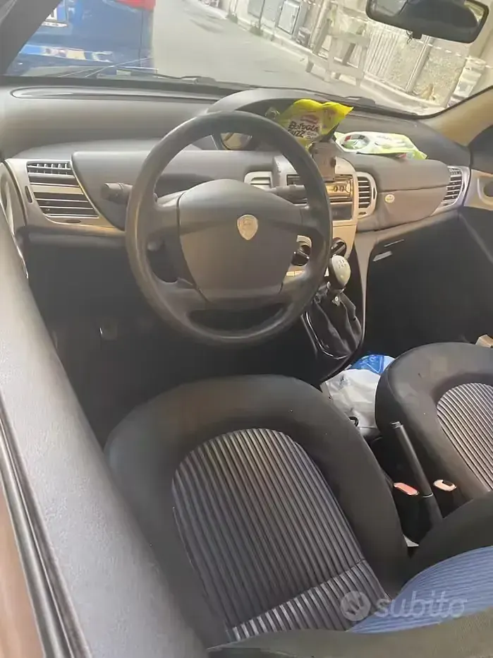 Usata Lancia Ypsilon 60 CV (44 kW) 2007 Grigio Utilitaria