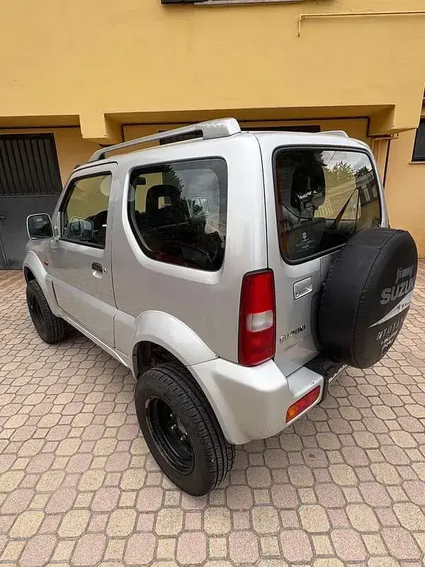 Usata Suzuki Jimny 82 CV (60 kW) 2004 Grigio SUV