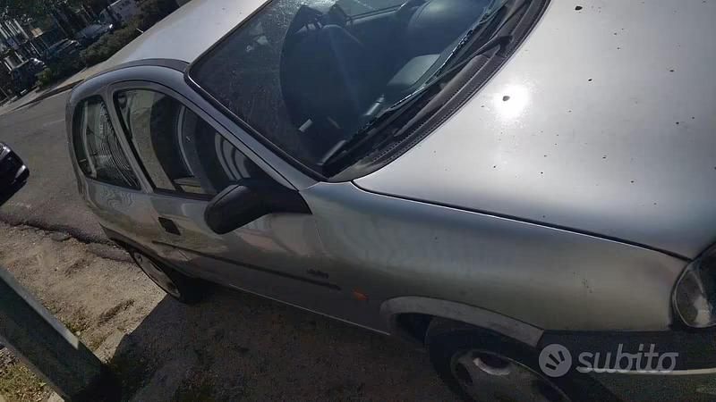 Usata Opel Corsa Swing 60 CV (44 kW) 1998 Grigio Utilitaria