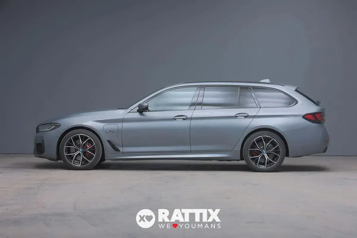 Usata BMW 530e M Sport 184 CV (135 kW) 2023 Grigio Station wagon