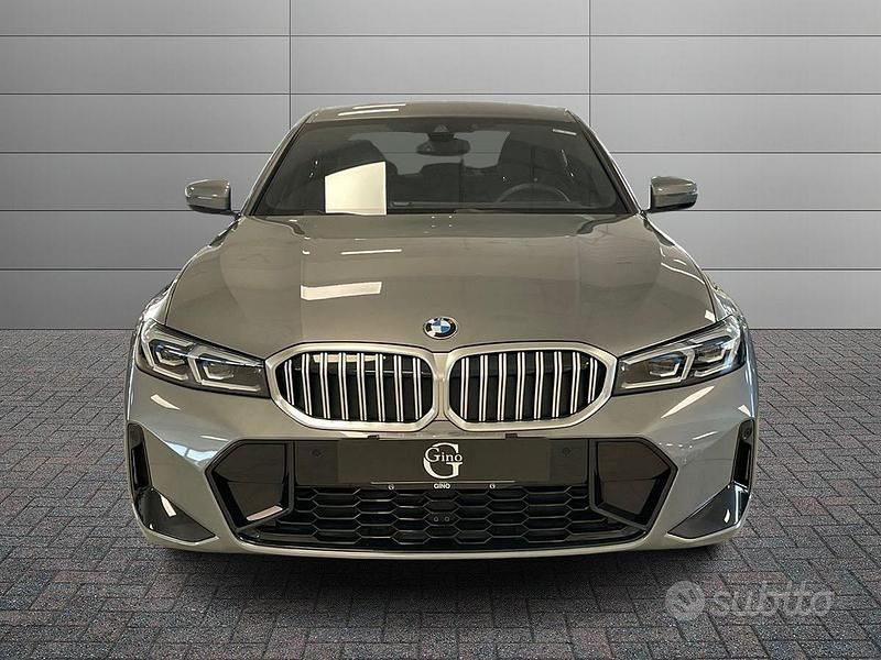 Usata BMW 320e M Sport 190 CV (139 kW) 2024 Grigio Berlina