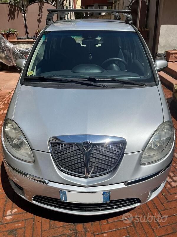 Usata Lancia Musa 77 CV (56 kW) 2009 Argento Monovolume