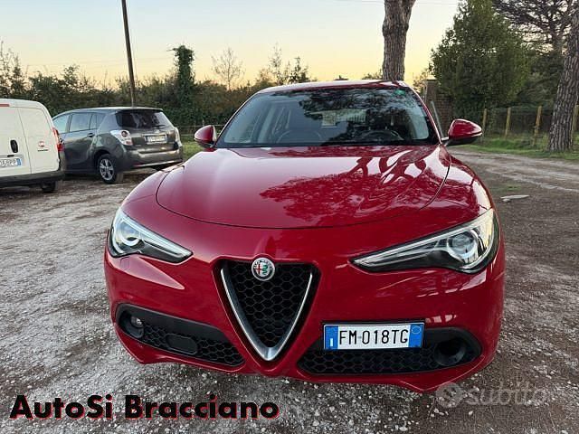Usata Alfa Romeo Stelvio Super 210 CV (154 kW) 2017 Rosso SUV