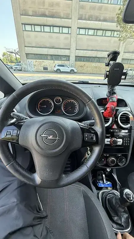 Usata Opel Corsa Edition 95 CV (69 kW) 2011 Utilitaria