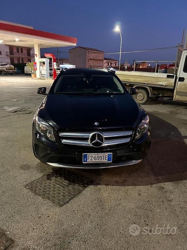 Usata Mercedes GLA200 Premium 136 CV (100 kW) 2015 Nero SUV