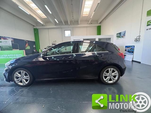Usata Mercedes A200 135 CV (99 kW) 2017 Blu Berlina