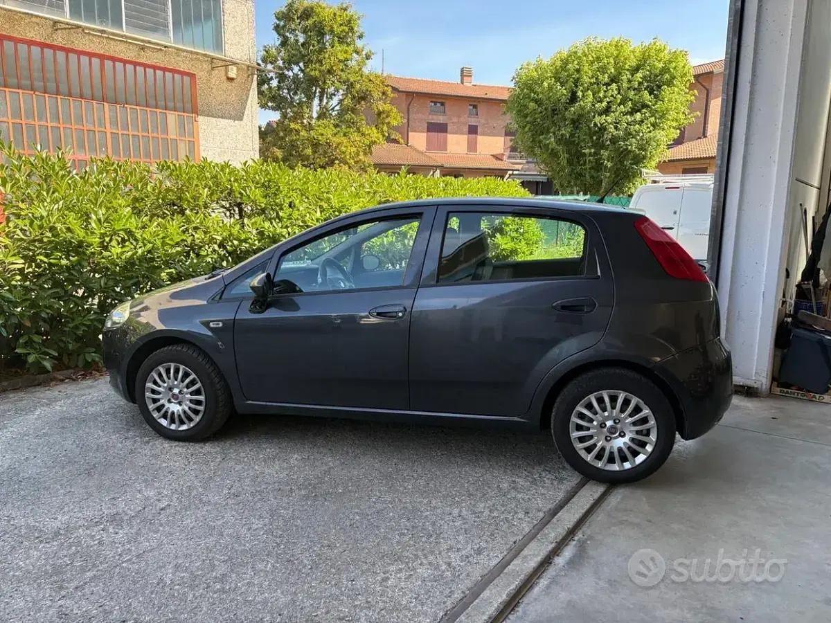 Usata Fiat Grande Punto 65 CV (47 kW) 2010 Utilitaria