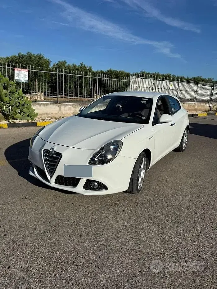 Usata Alfa Romeo Giulietta 105 CV (77 kW) 2015 Bianco Utilitaria