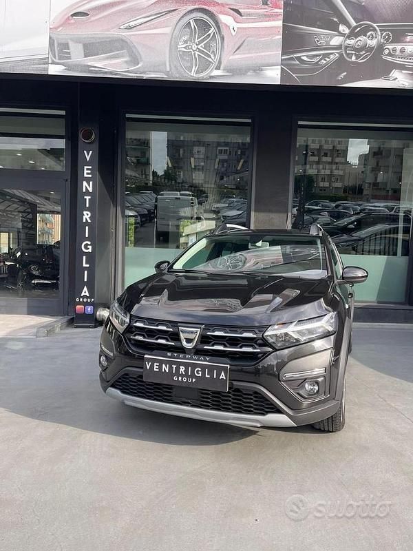 Usata 2022 Dacia Sandero Comfort Due volumi | 13.900 € (Cara) - Immagine 1/4