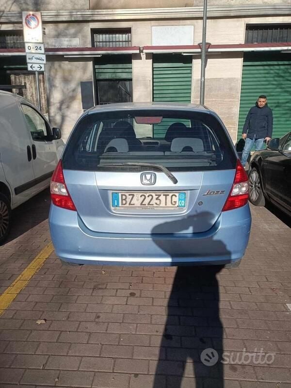 Blu Usata 2002 Honda Accord Due volumi | 2300 € - Immagine 1/2