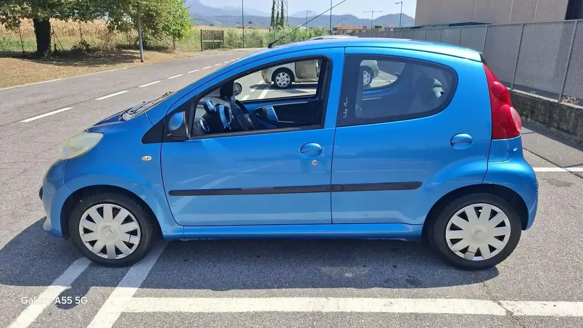 Usata Peugeot 107 Urban Move 68 CV (50 kW) 2008 Bluazzurro Utilitaria
