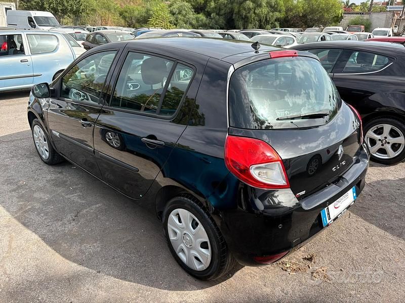 Usata Renault Clio IV 74 CV (54 kW) 2013 Nero Berlina