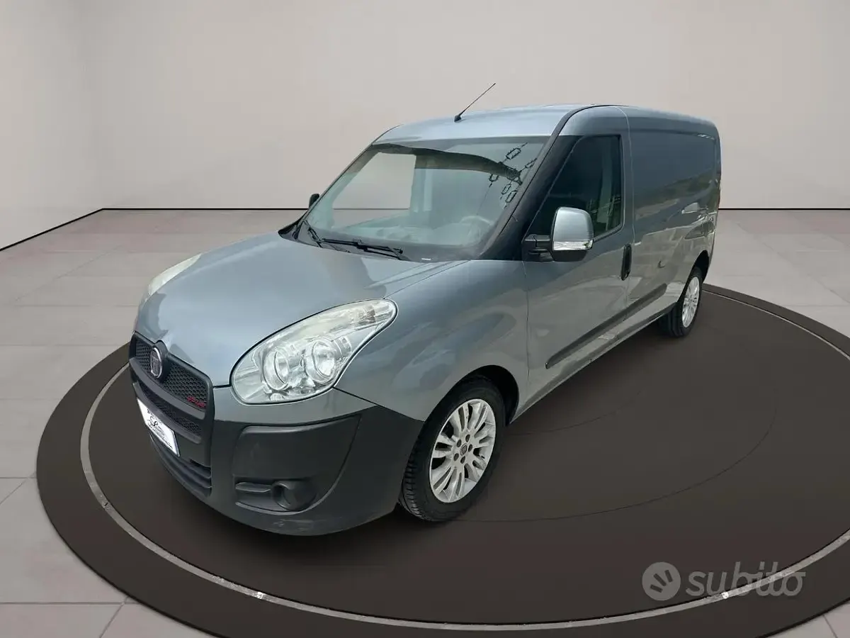 Usata Fiat Doblò 135 CV (99 kW) 2013 Grigio Monovolume