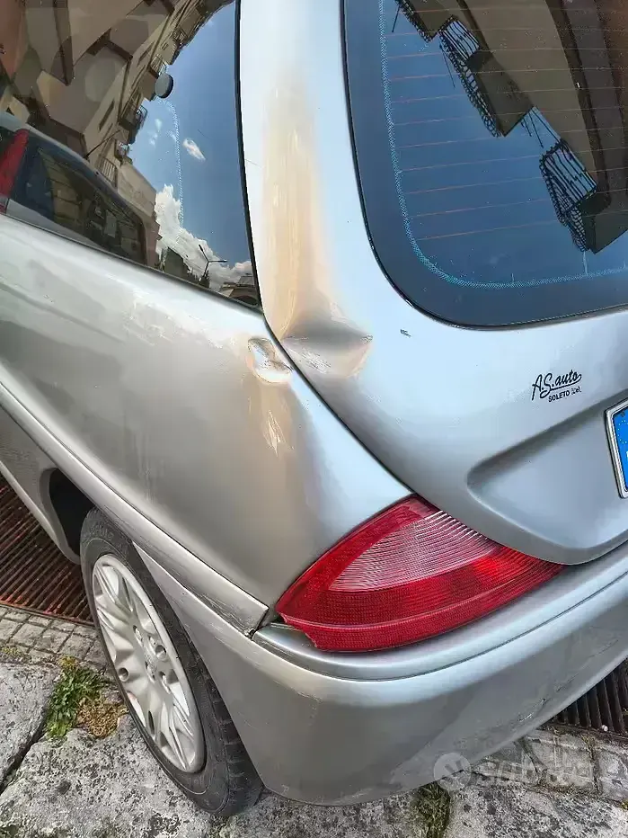 Usata Lancia Ypsilon 80 CV (58 kW) 2002 Utilitaria