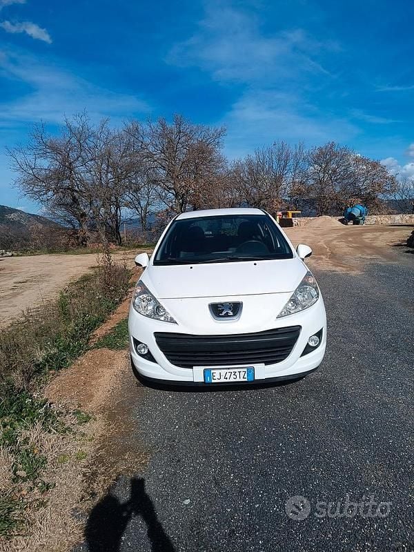 Usata Peugeot 207 68 CV (50 kW) 2011 Bianco Berlina